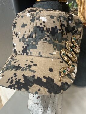 Sequined Snake Embellished Military Camo Cap - Tan & Black